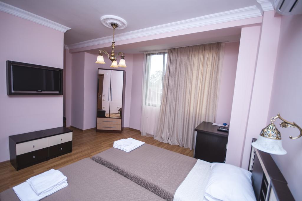 Hotel "Premium Palace" Batumi Room photo